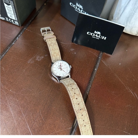 Coach Watch - Picture 8 of 13